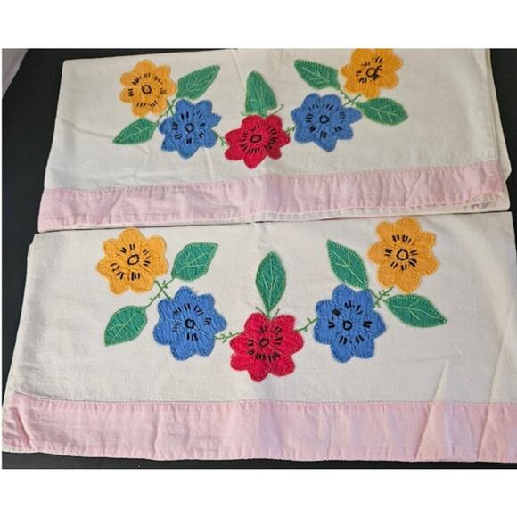 VTG Pillowcase x 2 Handstitched applique flower embroidery Pink trim cotton Read - Picture 1 of 7